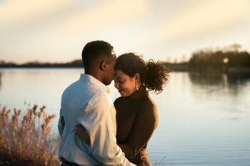 Como casais podem crescer espiritualmente juntos